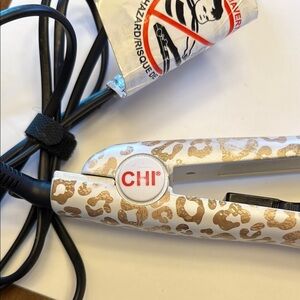 CHI Salon Professional Ceramic 1" Hair Straightener Hot Flat Iron, USED